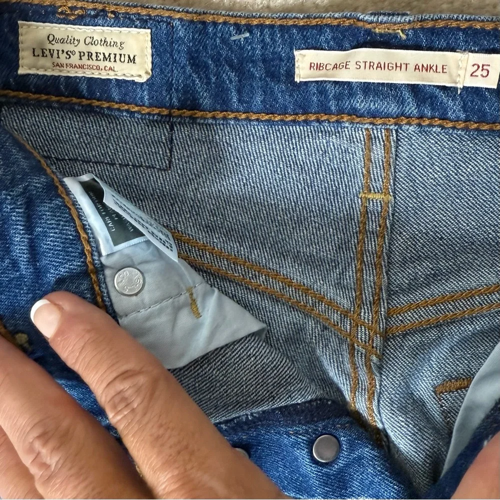 Levi's Ribcage Straight Fit Ankle Jeans Women's 25 Blue High-Rise‎ Raw-Hem Denim